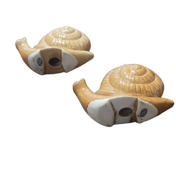 Vintage snail salt & pepper shakers - Picture 3 of 5